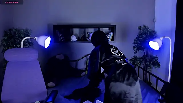 Bayonetta doll online show from March 14, 1:01 pm