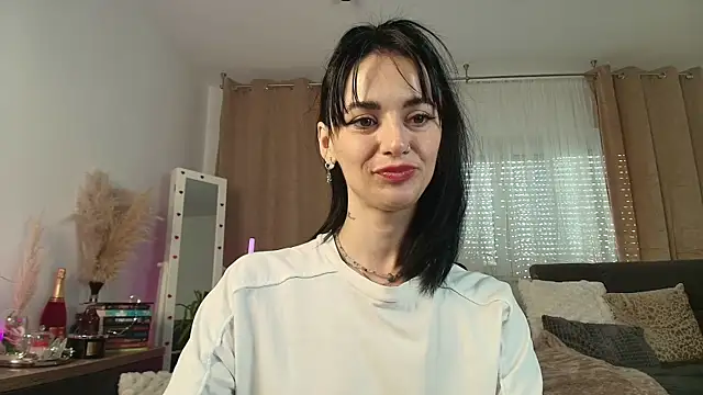 JacquelineHex online show from July 5, 4:19 am
