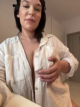 ClaraPasssion online show from July 9, 5:15 pm