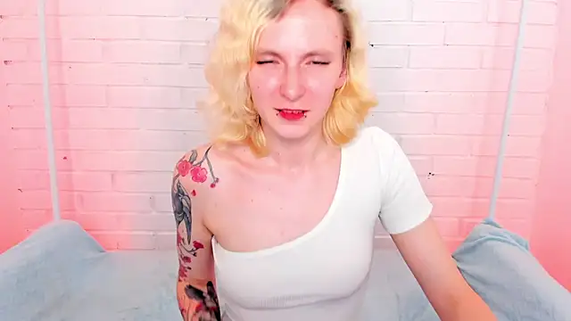 LikiLips online show from June 16, 2:45 am