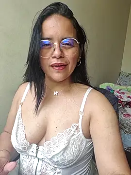 Miss  kendra  online show from November 6, 4:35 pm