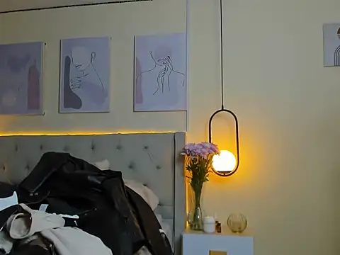 Chloe Celeste online show from November 14, 12:43 am