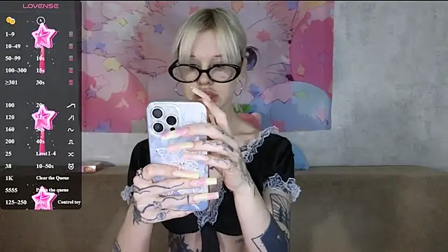 HoneyGold  online show from June 22, 3:47 am