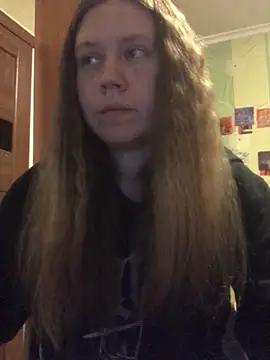 LunaVirelle online show from May 1, 5:49 pm