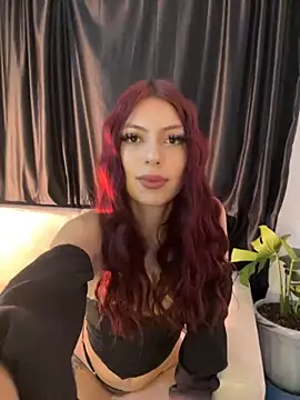Snapshot of moon_slave chatting on October 12, 7:33 am moon slave online show from October 12, 7:33 am