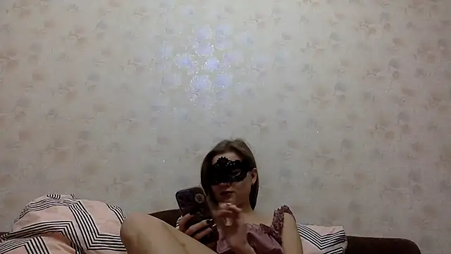 LipsiAri online show from October 15, 5:59 pm