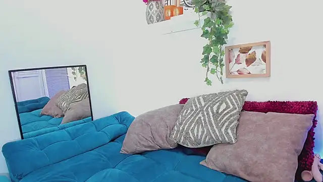 KassMonroe online show from November 20, 8:32 pm