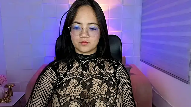 Sasha Grace online show from July 28, 1:43 pm
