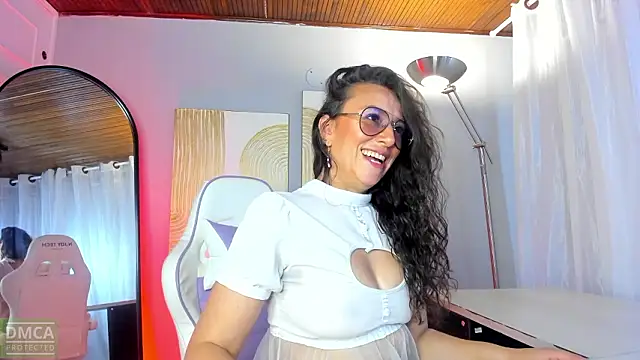 indigo wild  online show from February 3, 2:21 am