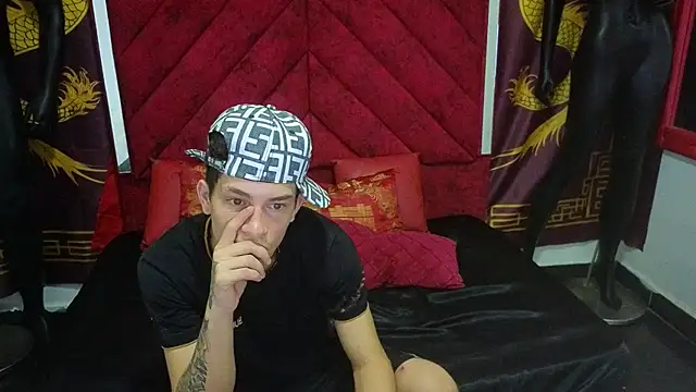 Pride couple online show from November 23, 1:19 am