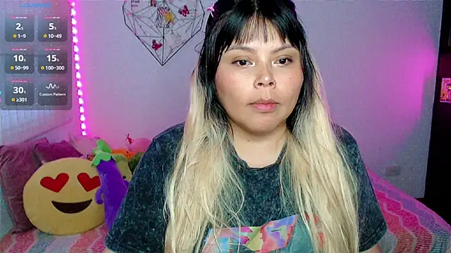 EllieMoonX online show from May 2, 10:57 pm