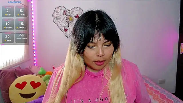 EllieMoonX online show from April 27, 9:56 pm