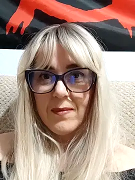 Amelialove42 online show from December 19, 6:55 pm