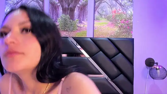 GAbrielaBotero online show from November 18, 7:37 pm