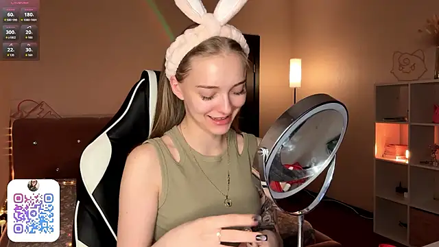 EvaPeace online show from March 13, 2:18 pm