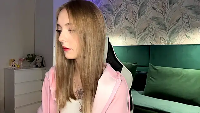 EvaPeace online show from October 28, 4:46 pm