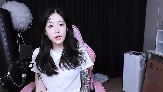 MISA 02 online show from October 27, 4:02 pm