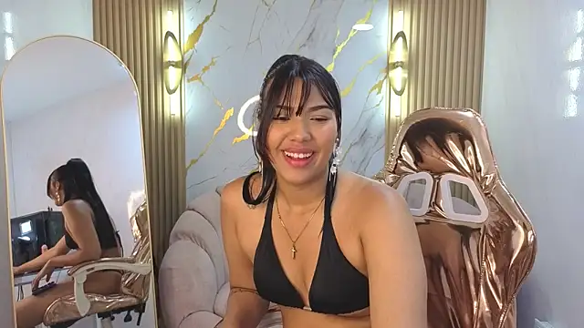 Snapshot of Catherine_b_ chatting on October 16, 9:17 pm Catherine b  online show from October 16, 9:17 pm