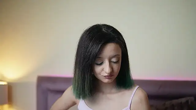 JoelleApril online show from June 18, 8:14 pm