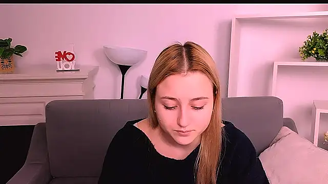 Lulu   Moon online show from February 18, 9:47 pm