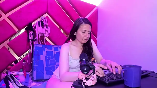 Kylie Bloom online show from July 20, 9:26 pm