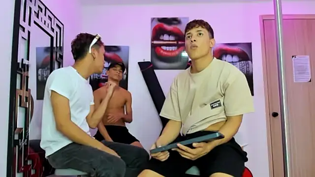 EMPIRE BOYS1 online show from October 22, 7:30 pm