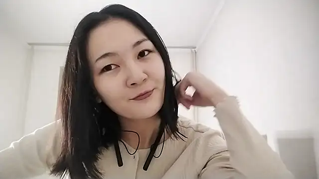 Lyndasilk online show from November 12, 2:15 pm