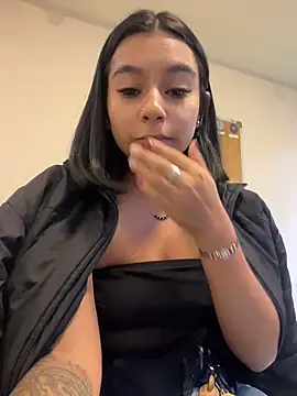 AlyssaRay online show from June 20, 1:47 pm