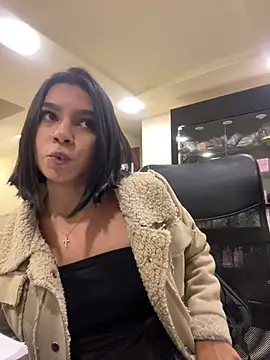 AlyssaRay online show from February 10, 6:55 pm