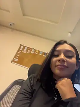 AlyssaRay online show from April 29, 5:15 pm
