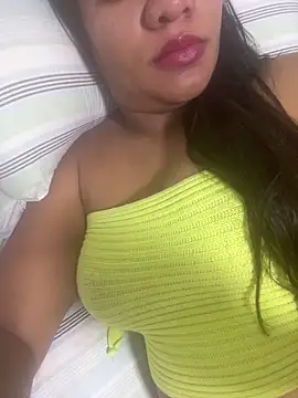 samaraoliveira25 online show from May 23, 10:52 pm