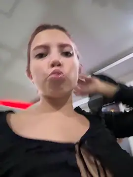 l0lita sweet online show from November 2, 12:14 am