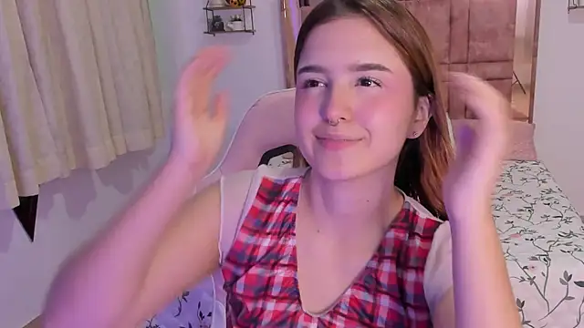 MIACUTEE  online show from July 13, 11:05 pm