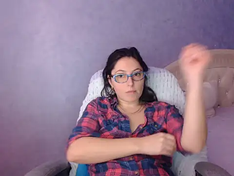 LuckyLisa23 online show from December 21, 12:31 pm