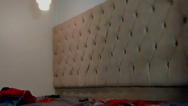 Hotblosson online show from January 17, 3:30 pm