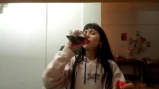 miapink33 online show from March 24, 1:33 am