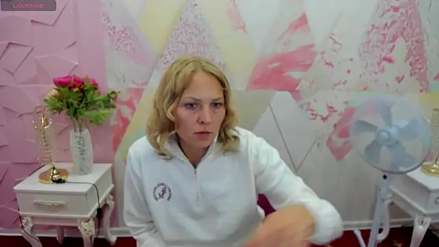 Gessy vellian8 online show from October 15, 11:02 am