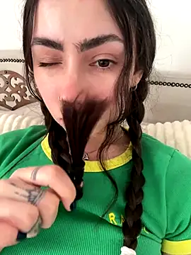 Baby Mia pires online show from October 18, 6:10 pm