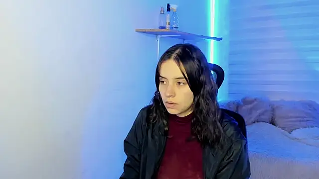 Emily Lindey online show from November 4, 5:01 am