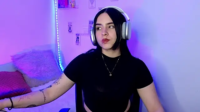 Emily Lindey online show from March 9, 5:54 am