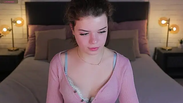 Hot  Tiny online show from November 8, 2:33 pm