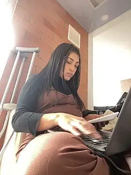 Cara-Hadley online show from October 14, 4:31 pm