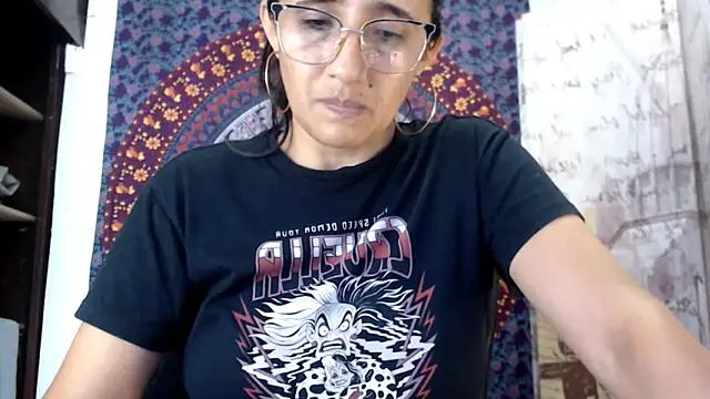 Lucyy Naugthy online show from February 15, 8:41 pm