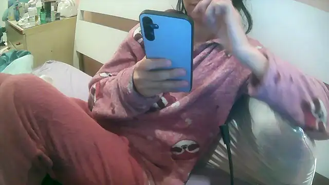 Honeyjuice73 online show from December 3, 7:38 pm