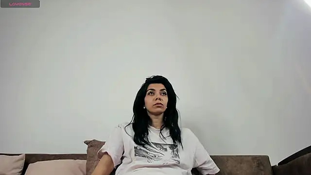 ReneeVoss online show from April 27, 3:25 am