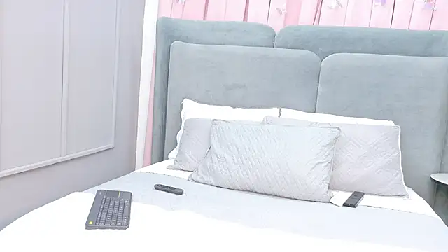 NaughtyHally  online show from March 9, 12:08 pm