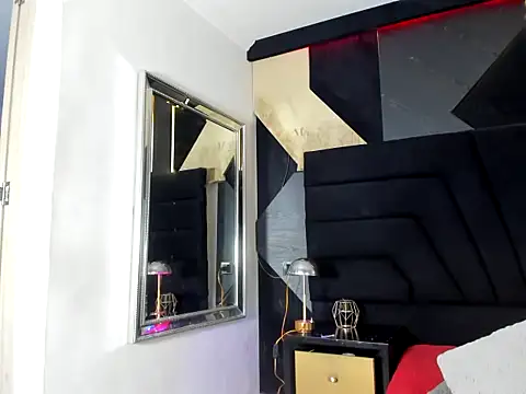 candiefox online show from December 20, 5:11 am