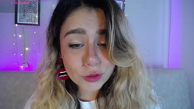 Sweet Bella Valery online show from March 14, 10:00 pm