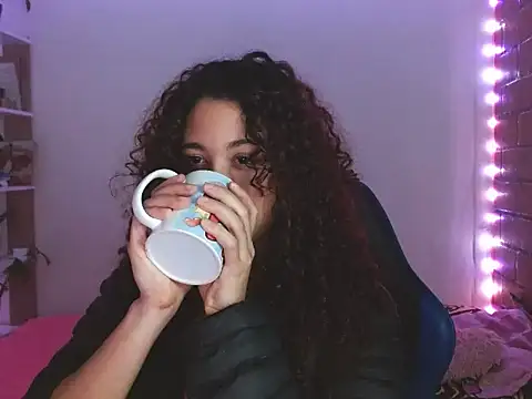 Medussa3033 online show from March 5, 5:58 am