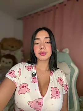 MiaSofia   online show from May 27, 3:47 am